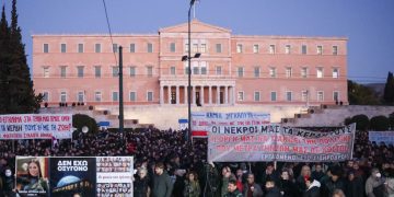 Η κυβέρνηση θέλει να εκλέξει έναν άλλο λαό;