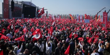 Τουρκία: Μεγάλη αντικυβερνητική διαδήλωση στην Κωνσταντινούπολη για την απελευθέρωση του Ιμάμογλου