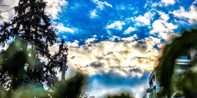 Καιρός: Ανεβαίνει η θερμοκρασία – Αφρικανική σκόνη από την Τρίτη