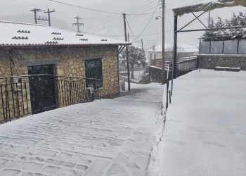 Καιρός: Κρύο, χιόνια, θυελλώδεις βοριάδες και καταιγίδες σήμερα – Πότε επιστρέφει η ζέστη