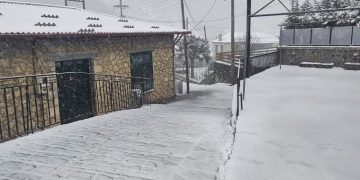 Καιρός: Κρύο, χιόνια, θυελλώδεις βοριάδες και καταιγίδες σήμερα – Πότε επιστρέφει η ζέστη