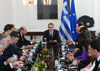 «Προχωράμε γρήγορα», λέει η κυβέρνηση για τον ανασχηματισμό – Πολιτική αλλαγή ζητεί η αντιπολίτευση