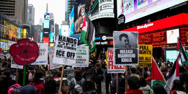 ΗΠΑ: Νομικοί αμφισβητούν την εξουσία του Τραμπ να ακυρώσει τη χρηματοδότηση του Κολούμπια