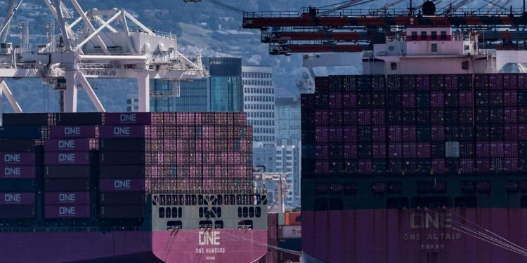 Βαρύς ο λογαριασμός των εμπορικών πολέμων