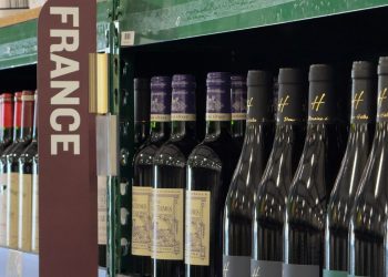 Τα πρώτα ρήγματα στην ΕΕ πριν ακόμη ξεκινήσει ο εμπορικός πόλεμος με Τραμπ