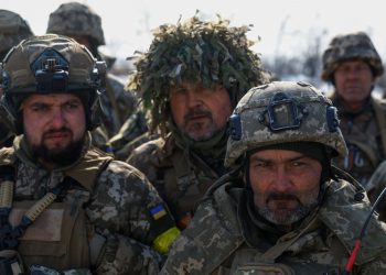 Η Ουκρανία δίνει λεφτά για να βρει στρατιώτες