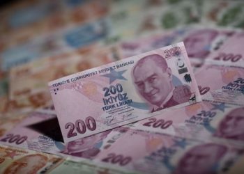 Τουρκία: Βυθίζεται η λίρα στον απόηχο της σύλληψης Ιμάμογλου – Παρέμβαση της κεντρικής τράπεζας