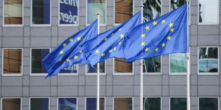 Η «Αυτοκρατορία αντεπιτίθεται» και η Ευρώπη είναι μπερδεμένη