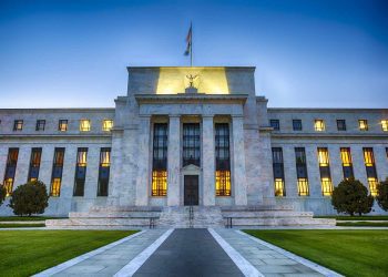 Η μάχη για τον έλεγχο της Fed – Πώς ο Τραμπ δοκιμάζει τα όρια της νομισματικής ανεξαρτησίας