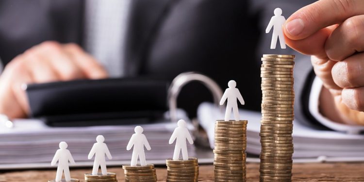 Αγοραστική δύναμη: Τα «σύννεφα» που ακολουθούν την οικονομία από τη μείωση της