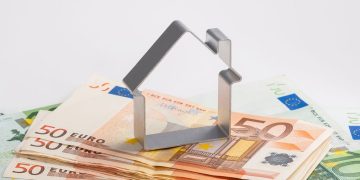 Η κατοικία ως δικαίωμα ή ως επενδυτικό προϊόν; Πώς το βλέπουν ενοικιαστές και ιδιοκτήτες