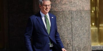 Δασμοί: Θα κλειστεί μεγάλη συμφωνία με την Κίνα κάποια στιγμή, λέει ο Μπέσεντ