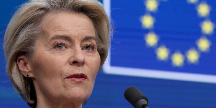 Ούρσουλα φον ντερ Λάιεν: Το πάγωμα των δασμών Τραμπ θα συμβάλει στη σταθεροποίηση της παγκόσμιας οικονομία