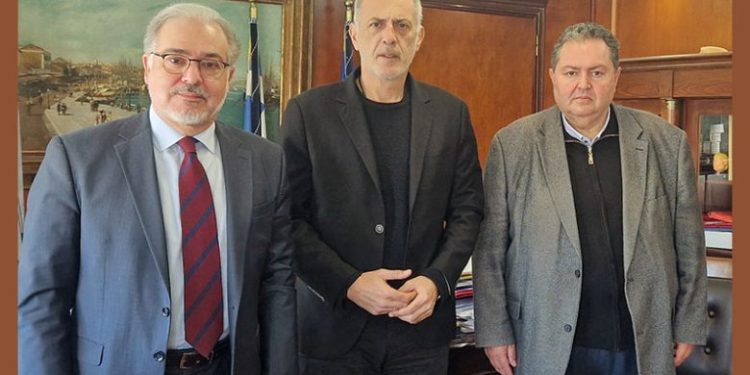 Συνάντηση Δημάρχου Πειραιά Γιάννη Μώραλη με τον Πρόεδρο του Δικηγορικού Συλλόγου Πειραιά Ηλία Κλάππα