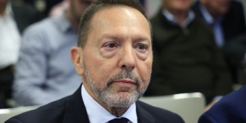 Στουρνάρας σε FT: Κίνδυνος για «σοκ ζήτησης» στην ΕΕ λόγω των δασμών Τραμπ