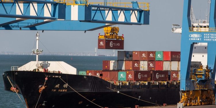 Δασμοί Τραμπ: Πόσο θα κοστίσουν στην τσέπη του μέσου Έλληνα