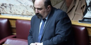 Η Βουλή παραπέμπει για παράβαση καθήκοντος τον Τριαντόπουλο στο ειδικό δικαστήριο – Αποχωρήσεις από την αντιπολίτευση