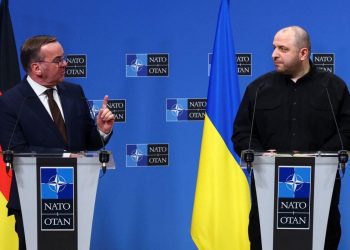 Ουκρανία: Ο υπουργός Άμυνας της Γερμανίας θέλει συνέχιση της υποστήριξης των ΗΠΑ στο Κίεβο