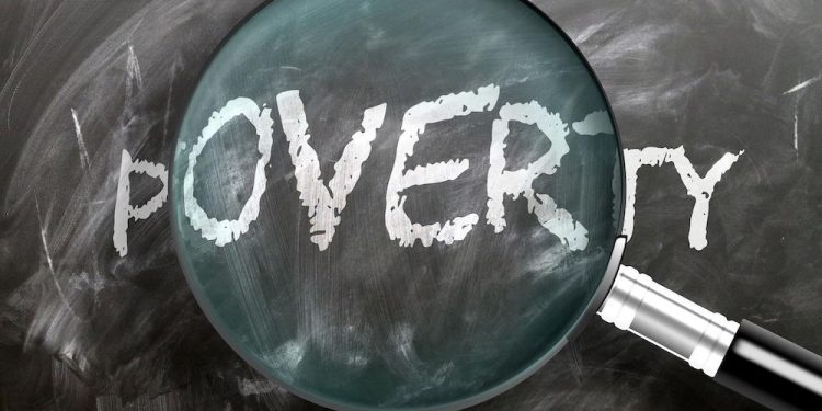 Δυστυχώς… φτωχύναμε – Πώς εξηγείται η άνοδος του δείκτη φτώχειας της ΕΛΣΤΑΤ