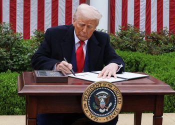 Δασμοί ή αλλιώς η δαμόκλειος σπάθη του Ντόναλντ Τραμπ πάνω από την παγκόσμια οικονομία – Τι θα επιφέρουν