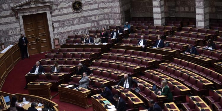 Τέμπη: Τρεις «νομικοί γρίφοι» αναζητούν απαντήσεις