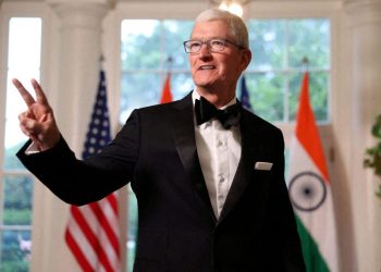 Τι ζήτησε ο Τραμπ από τον CEO της Apple μετά την άρση των δασμών με Κίνα