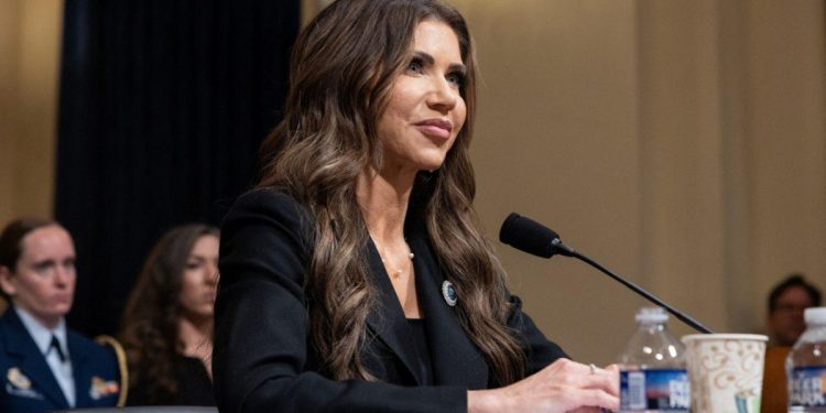 ΗΠΑ: Όλα είναι απελάσεις – Γκάφα από υπουργό του Τραμπ που έμπλεξε με το «habeas corpus»