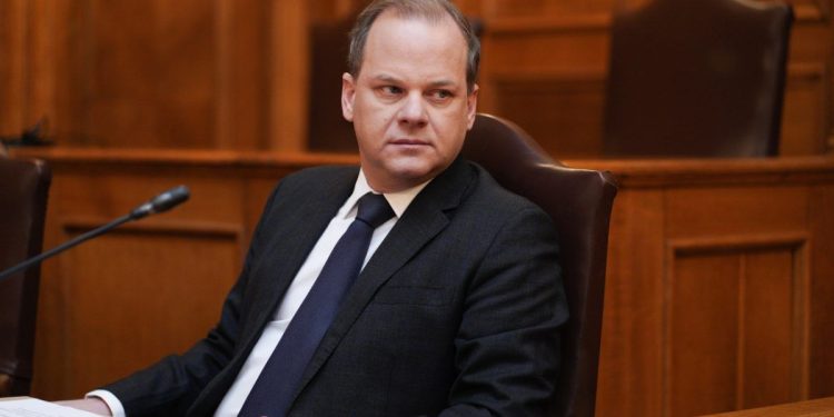 Ο Καραμανλής δοκιμάζει (ξανά) τη συνοχή της Νέας Δημοκρατίας