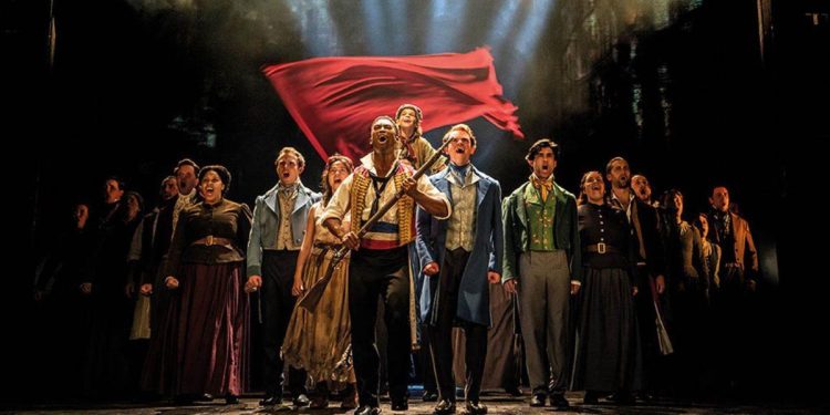 Οι ηθοποιοί της παράστασης «Les Misérables» θα μποϊκοτάρουν την εκδήλωση λόγω της παρουσίας Τραμπ