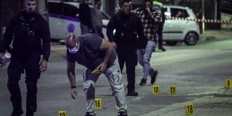 Προσφάτως αποφυλακισμένος το θύμα της μαφιόζικης ενέδρας στα Άνω Λιόσια – Τι εξετάζουν οι Αρχές