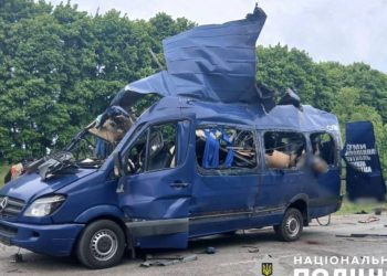 Ουκρανία: Εννέα νεκροί σε ρωσική επίθεση σε λεωφορείο με πολίτες στο Σούμι, λένε οι τοπικές αρχές