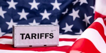 Δασμοί Τραμπ: Αναζητούν τα επόμενα βήματα οι επιχειρήσεις – Ανησυχία και διλήμματα στην ΕΕ