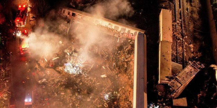 Τέμπη: Έκθεση αποκλείει τα έλαια σιλικόνης ως αιτία της πυρόσφαιρας – Συζήτηση για την τραγωδία στο Ευρωκοινοβούλιο