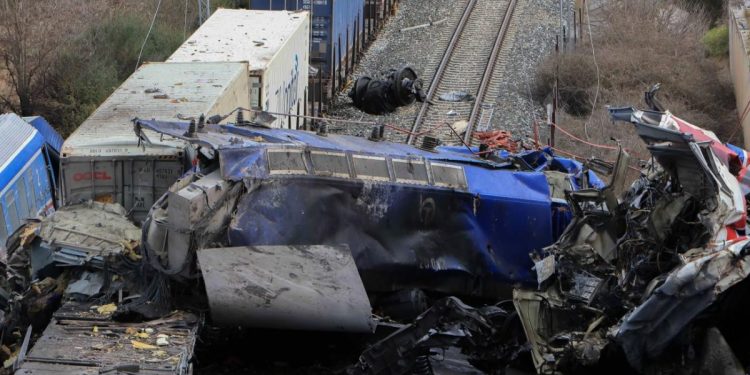 Τέμπη: Νέο θρίλερ με τα… χαμένα βίντεο της εμπορικής αμαξοστοιχίας