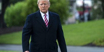 Τραμπ: Διαταγή στο FBI να δώσει προτεραιότητα στη μετανάστευση και όχι στα εγκλήματα του «λευκού κολλάρου»