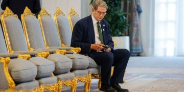 Walmart: Ο Μπέσεντ άδειασε τον Τραμπ – Οι πελάτες της θα πληρώνουν ακριβότερα λόγω δασμών