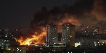 Τραμπ: Οι Ουκρανοί έδωσαν στον Πούτιν λόγο να τους βομβαρδίσει ανηλεώ