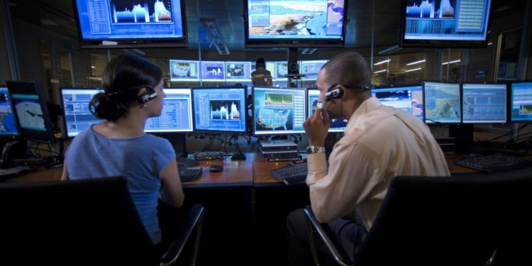 «Δαμάζοντας» τους αλγόριθμους: Μια τολμηρή πρόταση για τα δικαιώματα των εργαζομένων στην ψηφιακή εποχή