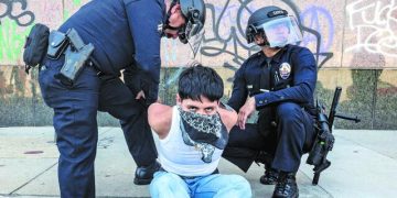 «Διεστραμμένη φαντασίωση ενός δικτατορικού προέδρου»