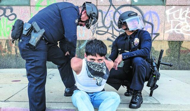 «Διεστραμμένη φαντασίωση ενός δικτατορικού προέδρου»