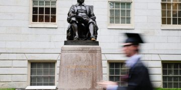 ΗΠΑ: Η δικαιοσύνη αναστέλλει την απαγόρευση εισόδου ξένων φοιτητών του Χάρβαρντ από τον Τραμπ