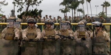 ΗΠΑ: Κινδυνεύει πραγματικά η δημοκρατία; Τι μαρτυρά ομιλία του Τραμπ για το Λος Άντζελες