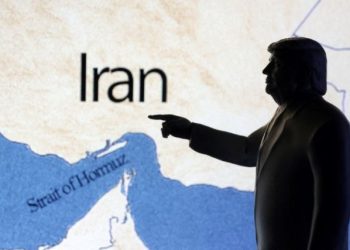 Ο Τραμπ διερωτάται γιατί να μην υπάρξει «αλλαγή καθεστώτος» στο Ιράν