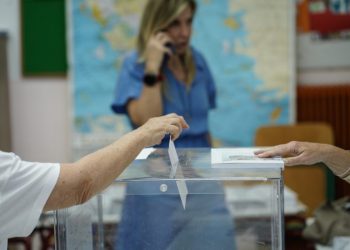 Politico: Οι Έλληνες δεν έχουν τι να ψηφίσουν – Αδύναμη η αντιπολίτευση, αντιπαθής η ΝΔ