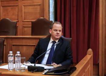 Χρηστίδης: Οι βουλευτές της ΝΔ που χειροκροτούσαν όρθιοι τον Καραμανλή, τώρα τον παραπέμπουν