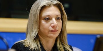 Μαρία Καρυστιανού: «Όσο παρανομείτε, τόσο θα μας βρίσκετε μπροστά σας – Μέχρι τέλους!»