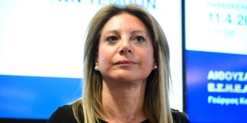 Καρυστιανού για Πλεύρη: Ήταν ποινικά ερευνητέος για το μπάζωμα στα Τέμπη – Υπουργοποιήθηκε, δεν υπάρχει πάτος