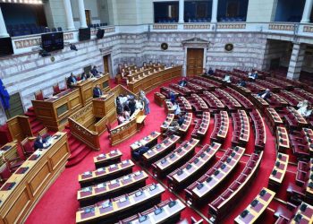Τέμπη: Η πρόταση της Καρυστιανού ήρθε να ταράξει τα κοινοβουλευτικά δεδομένα – Κατατέθηκε στη Βουλ