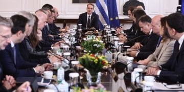 Η κυβέρνηση λέει ότι για τον ΟΠΕΚΕΠΕ φταίει το ΠΑΣΟΚ, αλλά δεν εξηγεί γιατί συγκυβερνά με το… ΠΑΣΟΚ