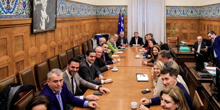 Τέμπη: Το ΠΑΣΟΚ καλεί τον Μητσοτάκη για μάρτυρα